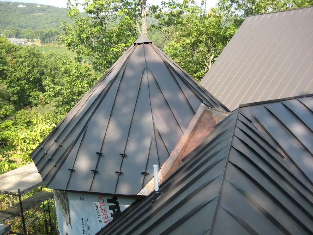 Professional Gutter Cleaning by Craftsman Roofing in Thille